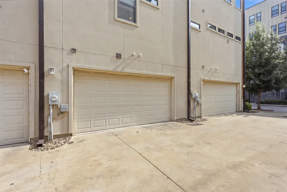 1114 S Adams Street Fort Worth, TX 76104