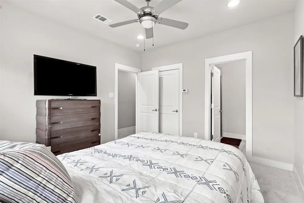 1114 S Adams Street Fort Worth, TX 76104