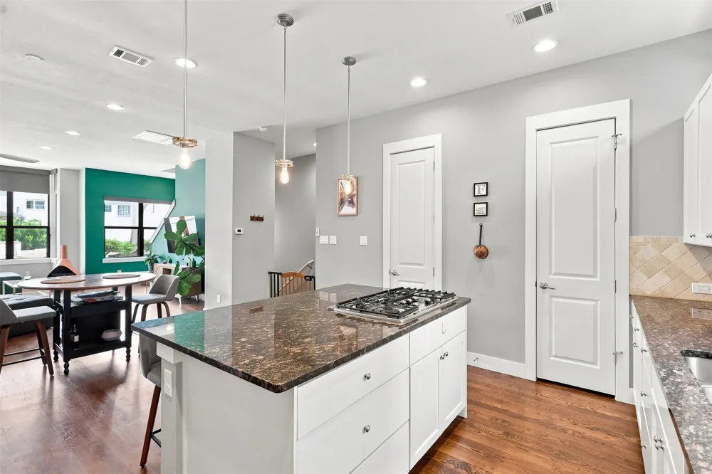 1114 S Adams Street Fort Worth, TX 76104