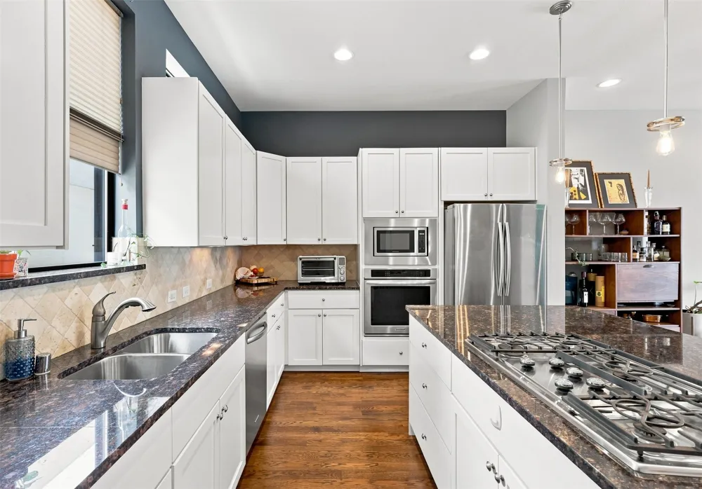 1114 S Adams Street Fort Worth, TX 76104