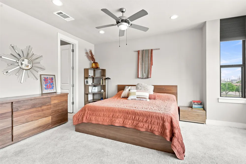 1114 S Adams Street Fort Worth, TX 76104