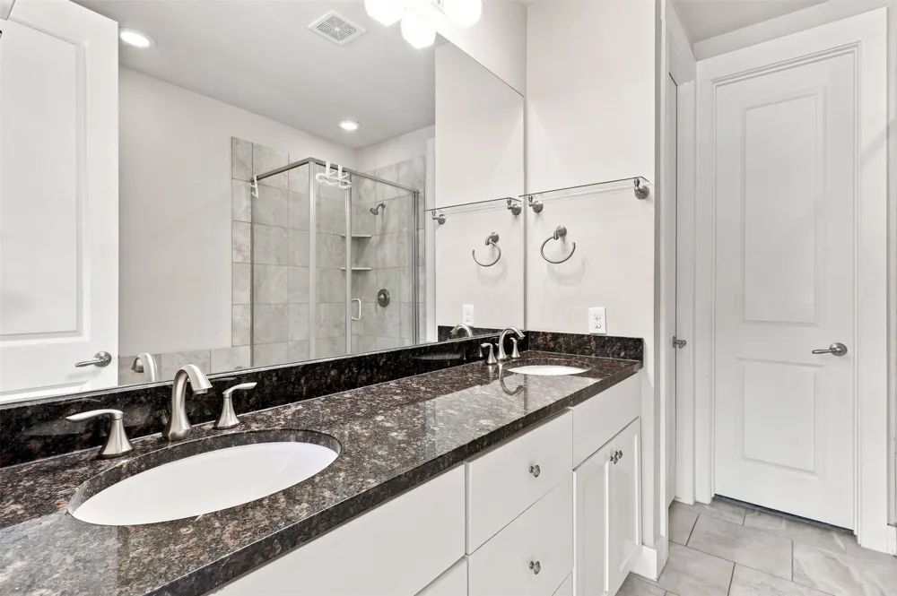 1114 S Adams Street Fort Worth, TX 76104