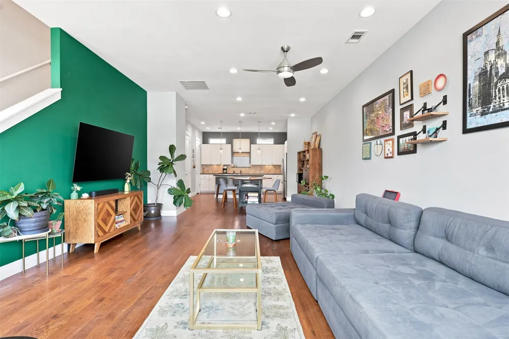 1114 S Adams Street Fort Worth, TX 76104