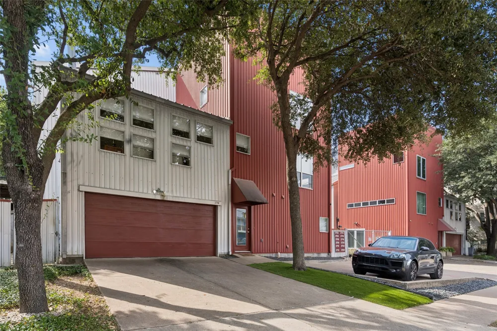 2714 Shelby Avenue Dallas, TX 75219