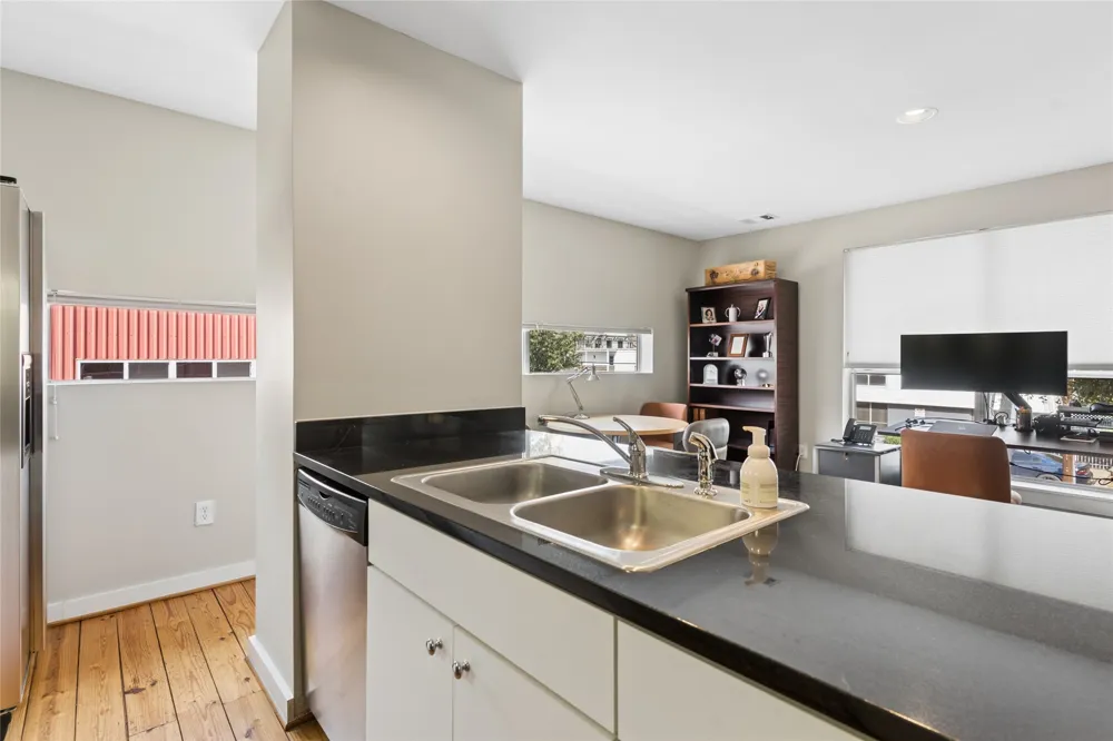 2714 Shelby Avenue Dallas, TX 75219