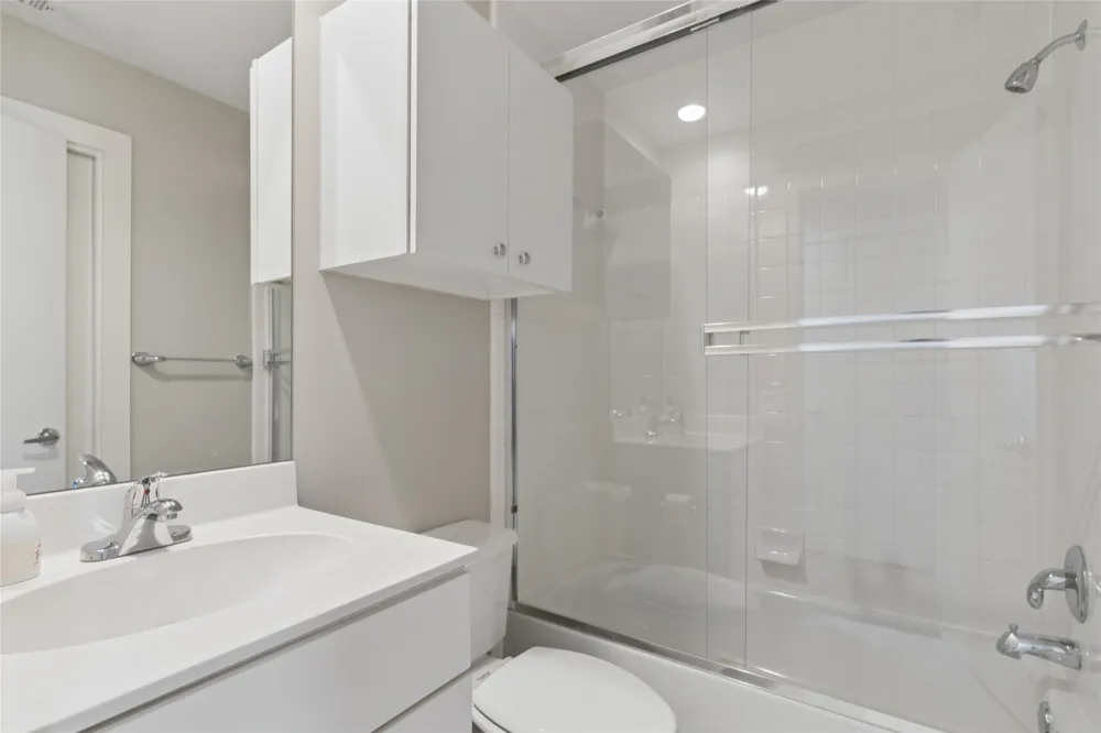2714 Shelby Avenue Dallas, TX 75219