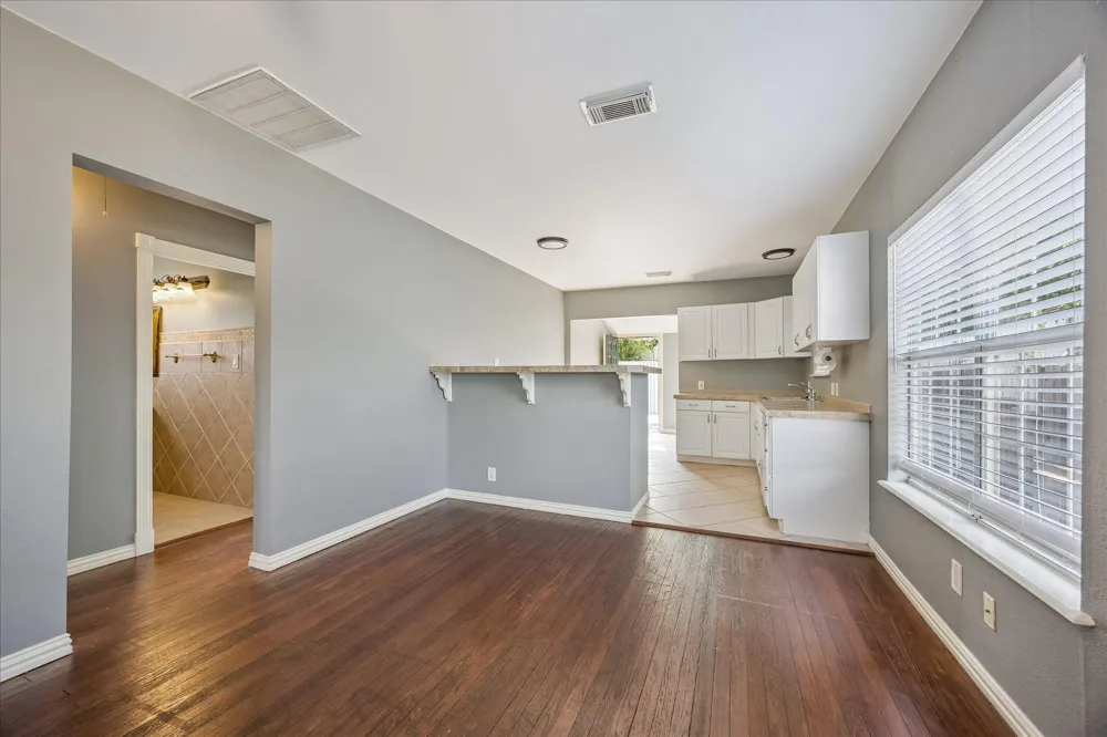2105 Lawrence Street Houston, TX 77008