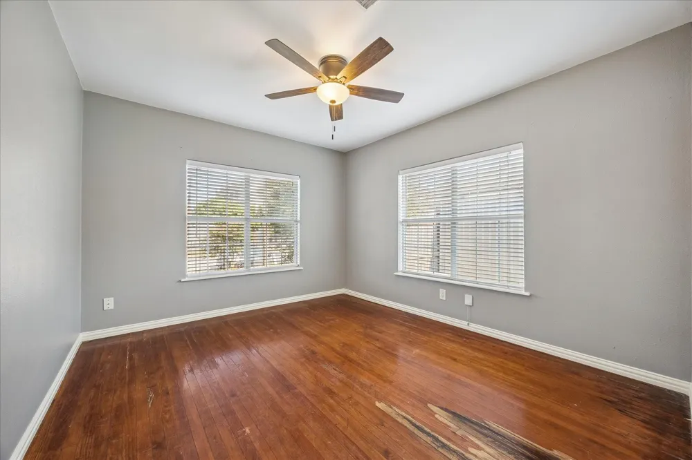 2105 Lawrence Street Houston, TX 77008