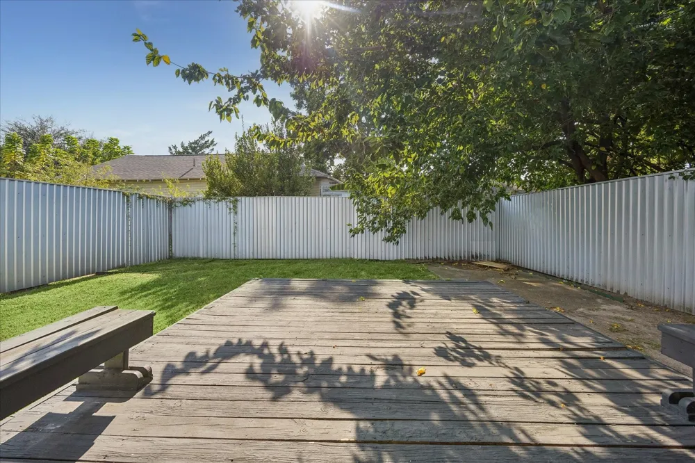 2105 Lawrence Street Houston, TX 77008