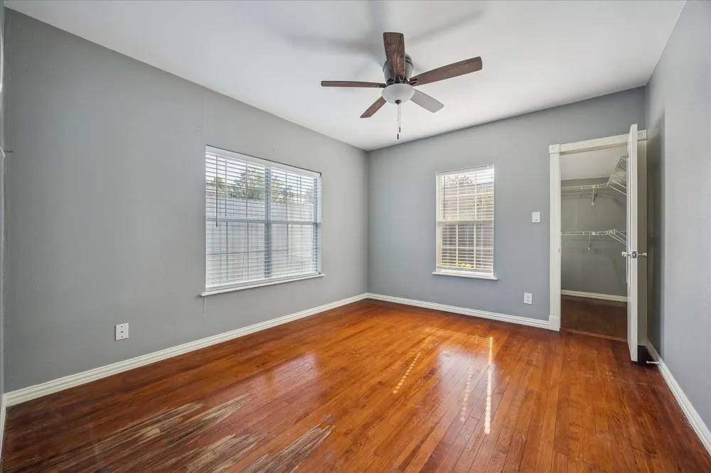 2105 Lawrence Street Houston, TX 77008