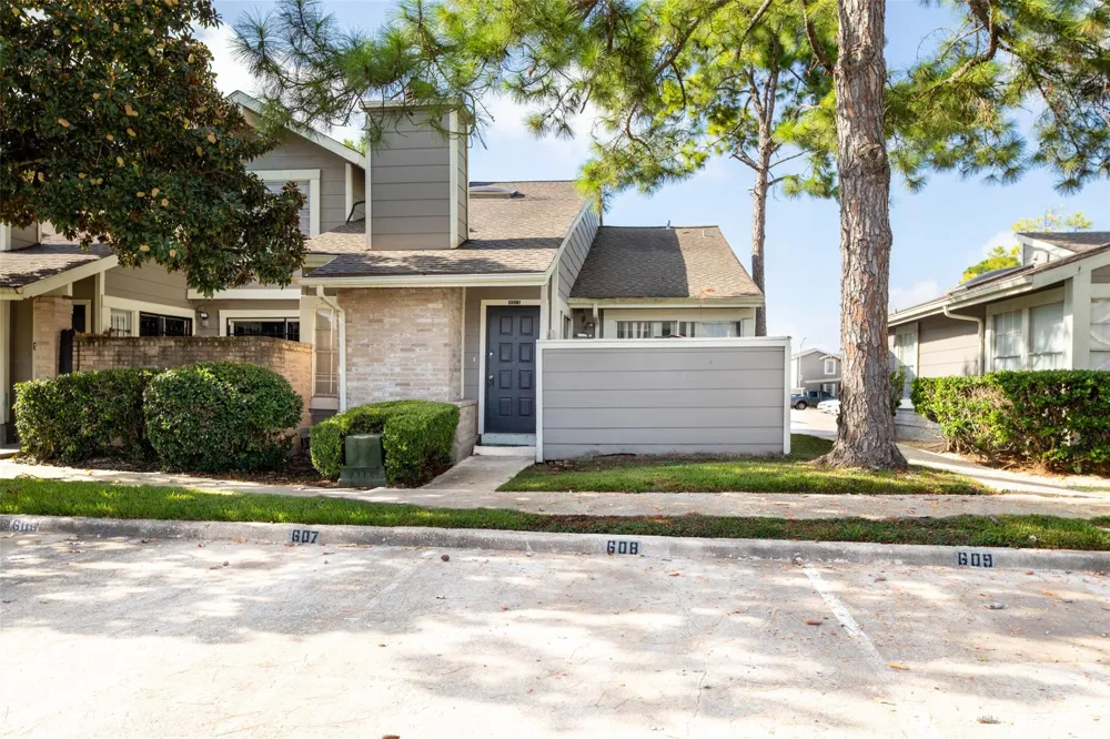 6313 Peacock Hills Drive Houston, TX 77035