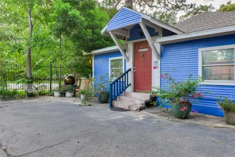 520 W 14th St