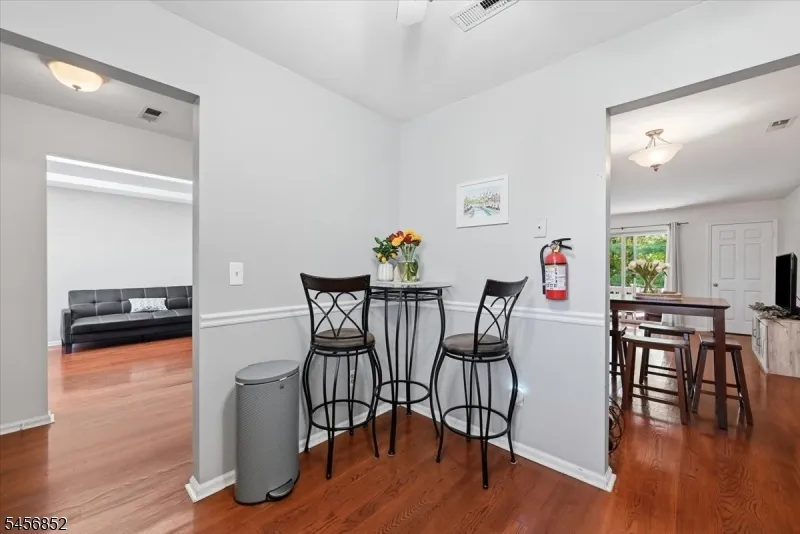 410 Ferncrest Ct Readington, NJ 08887
