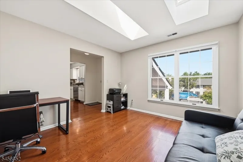 410 Ferncrest Ct Readington, NJ 08887