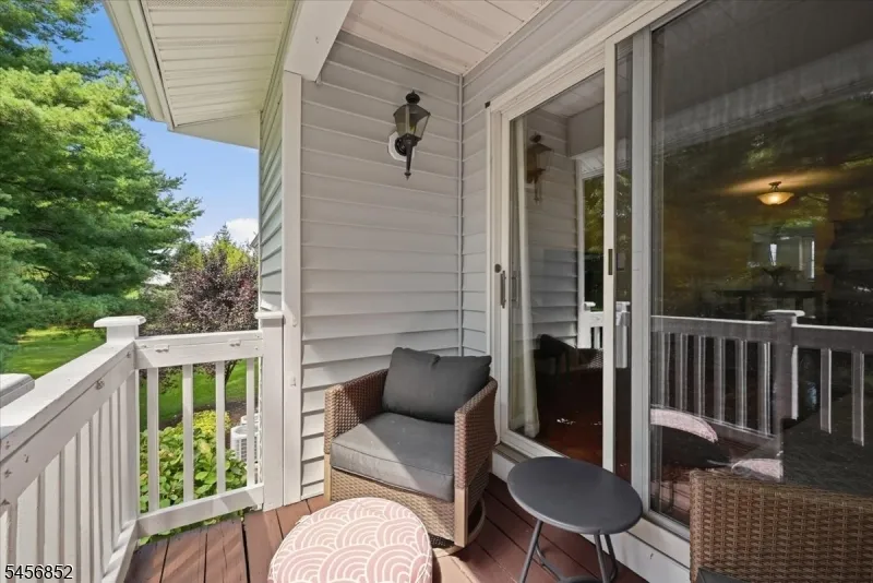 410 Ferncrest Ct Readington, NJ 08887