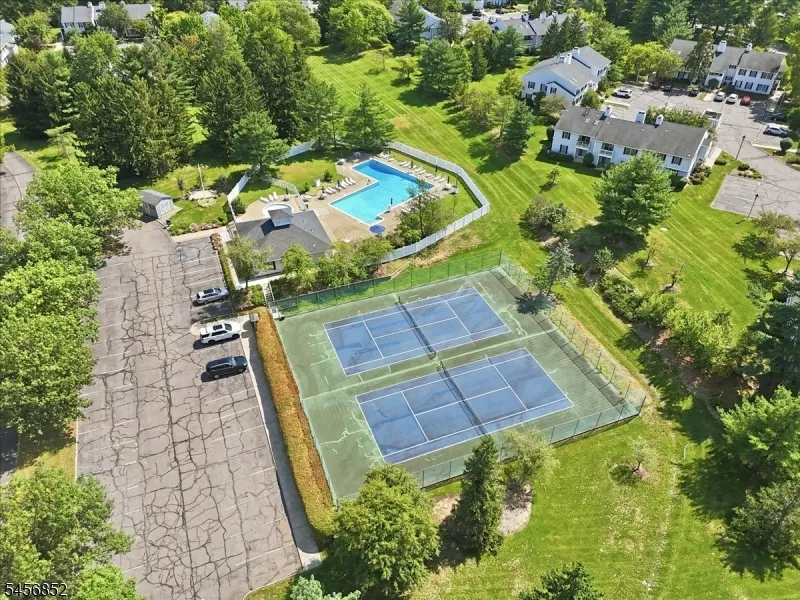 410 Ferncrest Ct Readington, NJ 08887