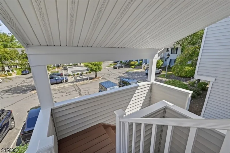 410 Ferncrest Ct Readington, NJ 08887
