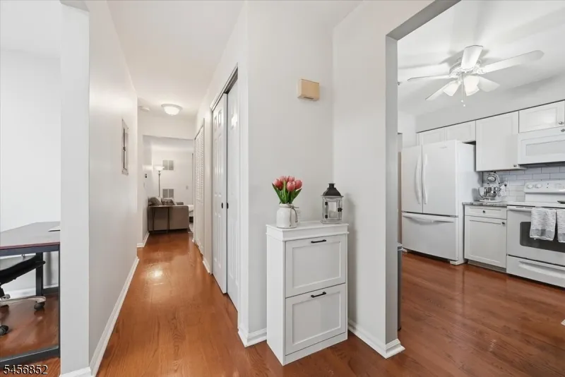 410 Ferncrest Ct Readington, NJ 08887