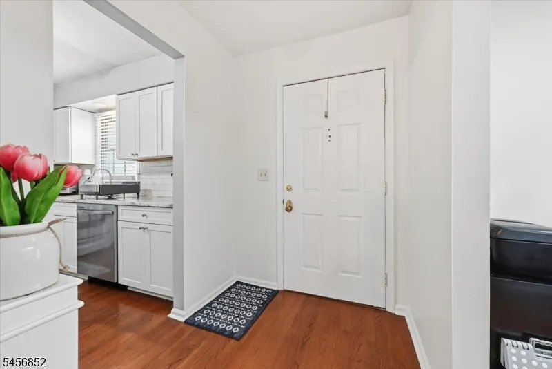 410 Ferncrest Ct Readington, NJ 08887