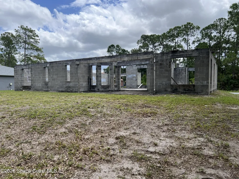 765 Carousel Street SE Palm Bay, FL 32909