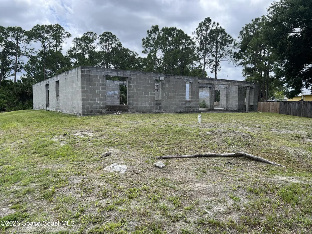 765 Carousel Street SE Palm Bay, FL 32909