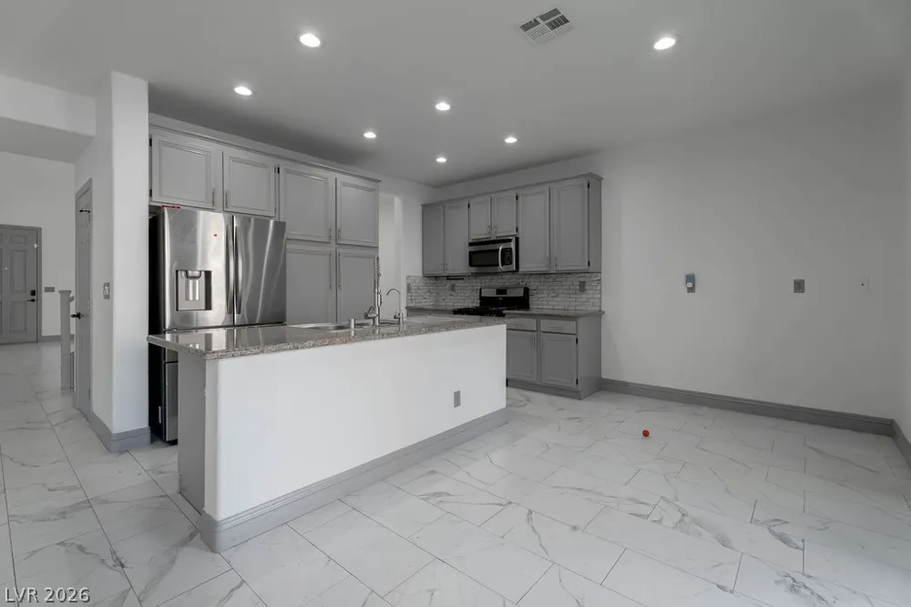 9796 Altadena Street Las Vegas, NV 89183