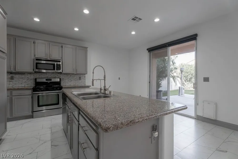 9796 Altadena Street Las Vegas, NV 89183