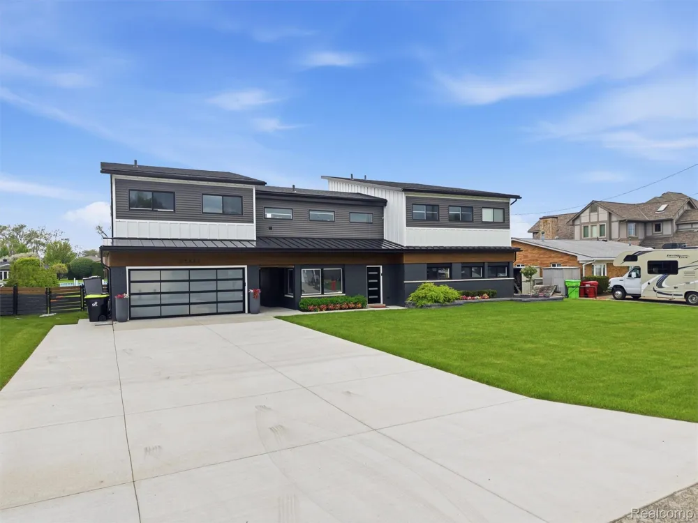 37645 Lakeville Street Harrison Charter Township, MI 48045