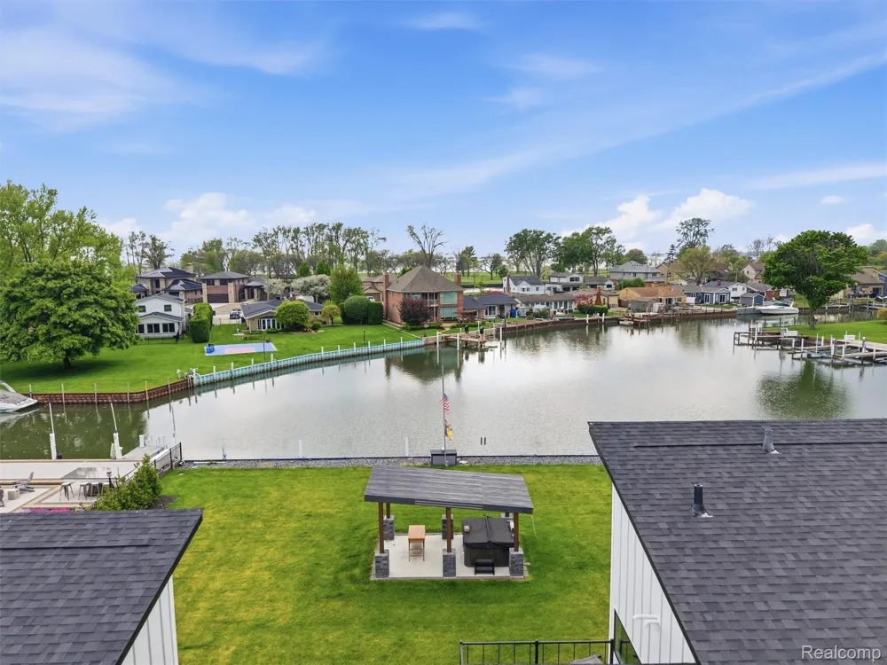 37645 Lakeville Street Harrison Charter Township, MI 48045
