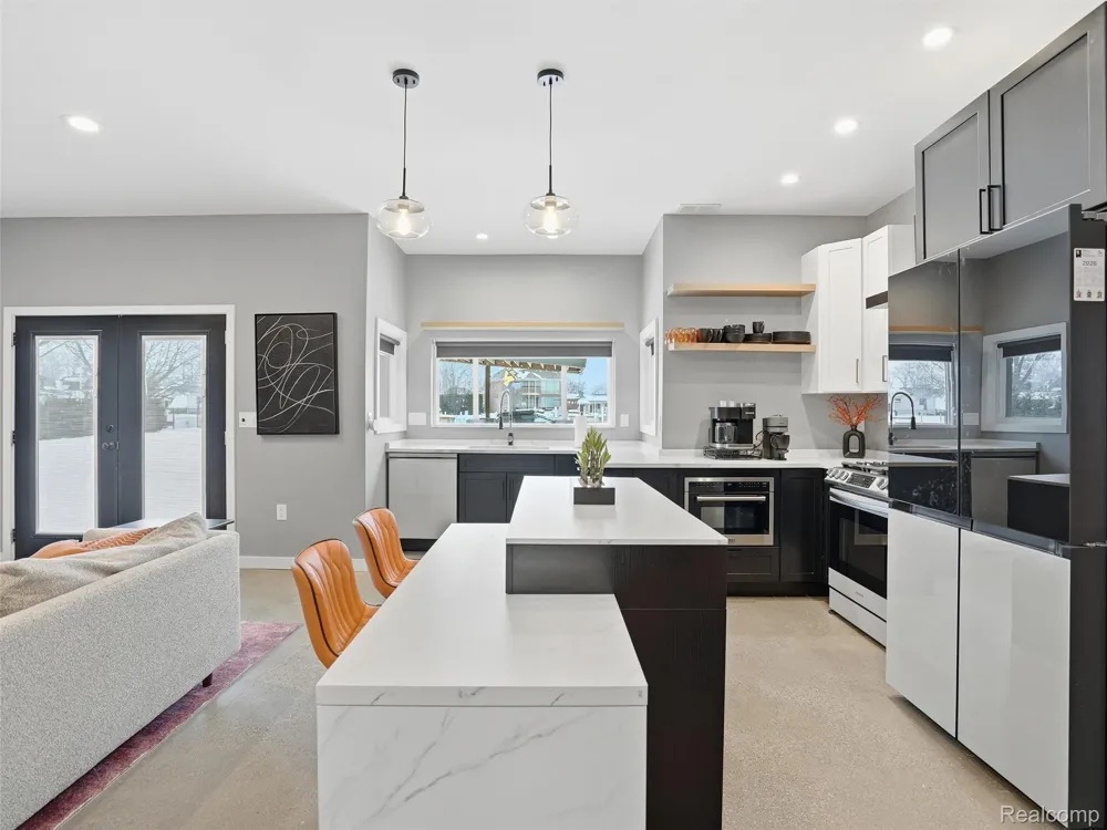 37645 Lakeville Street Harrison Charter Township, MI 48045