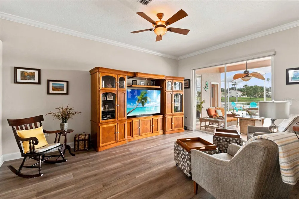2524 RACCOON RUN LANE Orlando, FL 32837