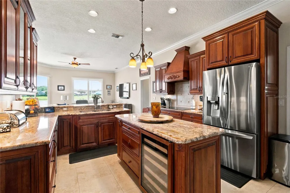 2524 RACCOON RUN LANE Orlando, FL 32837