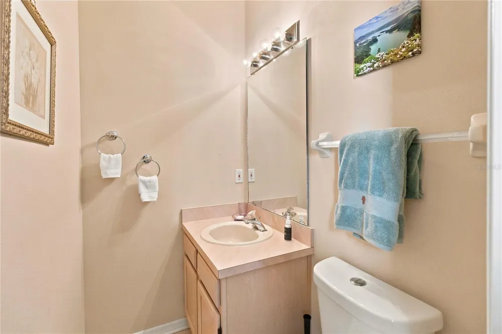 2524 RACCOON RUN LANE Orlando, FL 32837