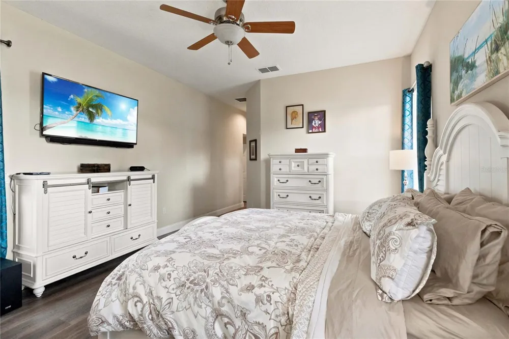 2524 RACCOON RUN LANE Orlando, FL 32837