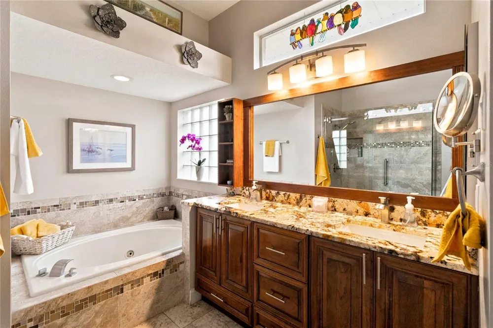 2524 RACCOON RUN LANE Orlando, FL 32837