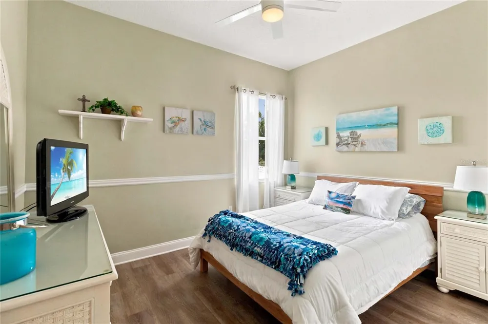 2524 RACCOON RUN LANE Orlando, FL 32837