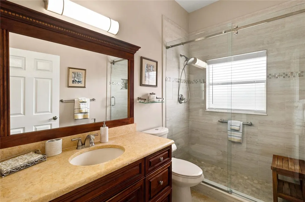 2524 RACCOON RUN LANE Orlando, FL 32837