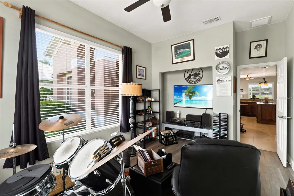 2524 RACCOON RUN LANE Orlando, FL 32837