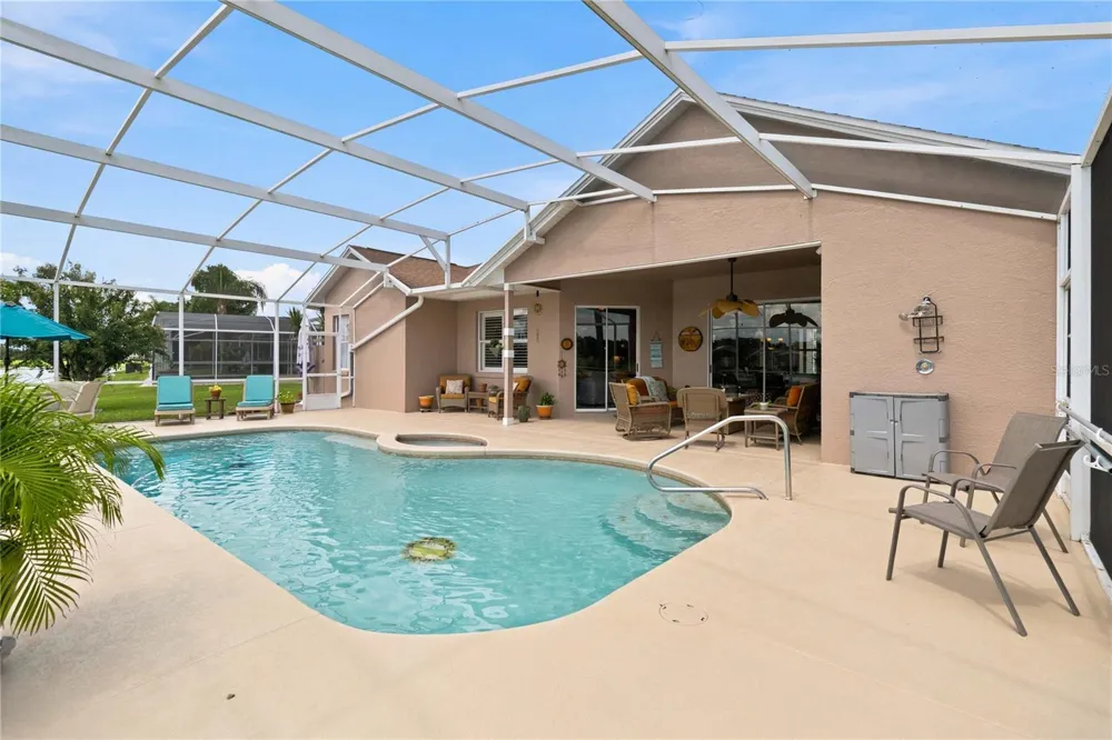 2524 RACCOON RUN LANE Orlando, FL 32837