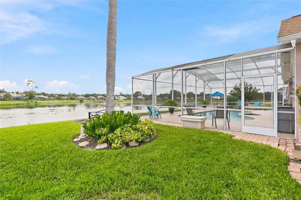 2524 RACCOON RUN LANE Orlando, FL 32837