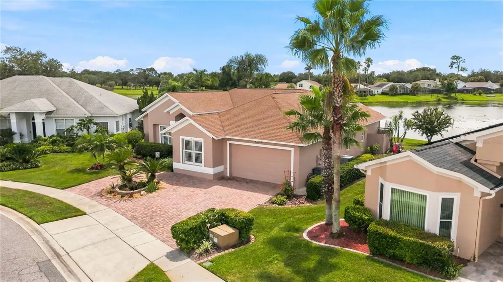 2524 RACCOON RUN LANE Orlando, FL 32837