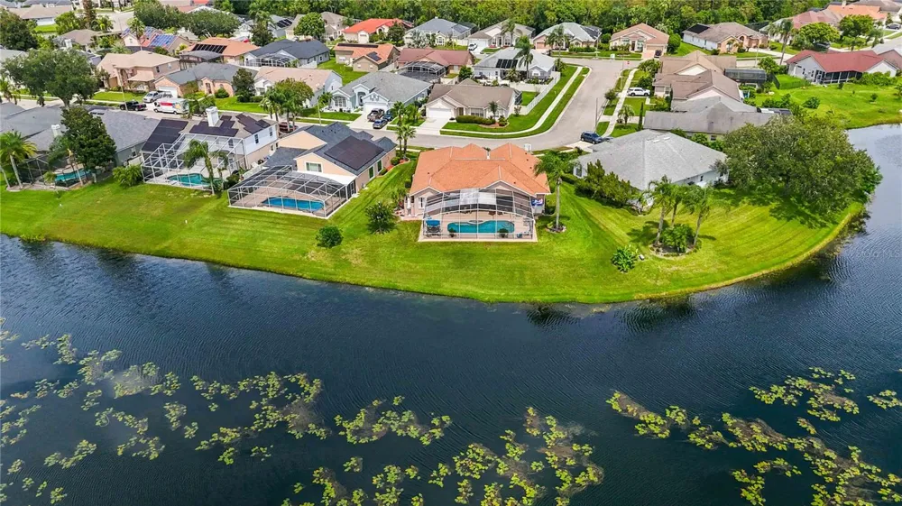 2524 RACCOON RUN LANE Orlando, FL 32837
