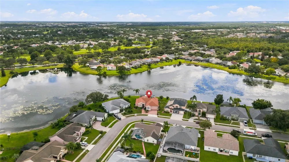 2524 RACCOON RUN LANE Orlando, FL 32837