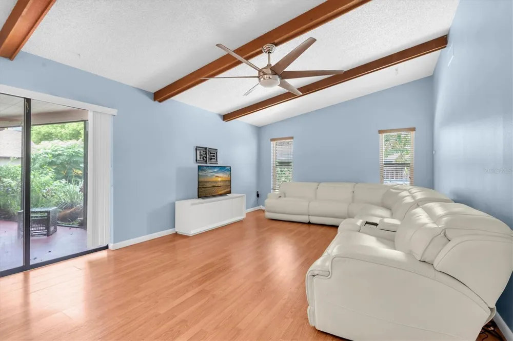 914 HARBOR CIRCLE Palm Harbor, FL 34683