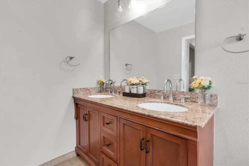 914 HARBOR CIRCLE Palm Harbor, FL 34683