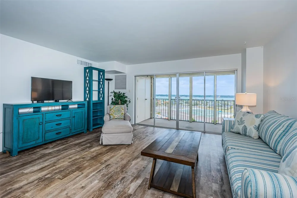 10355 PARADISE BOULEVARD #711 Treasure Island, FL 33706
