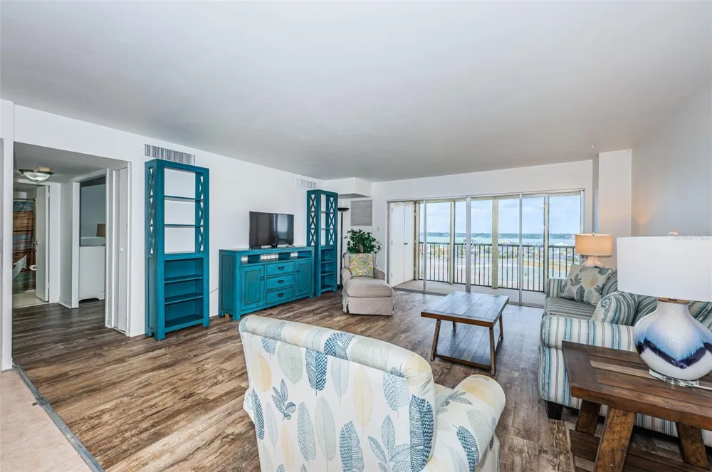 10355 PARADISE BOULEVARD #711 Treasure Island, FL 33706