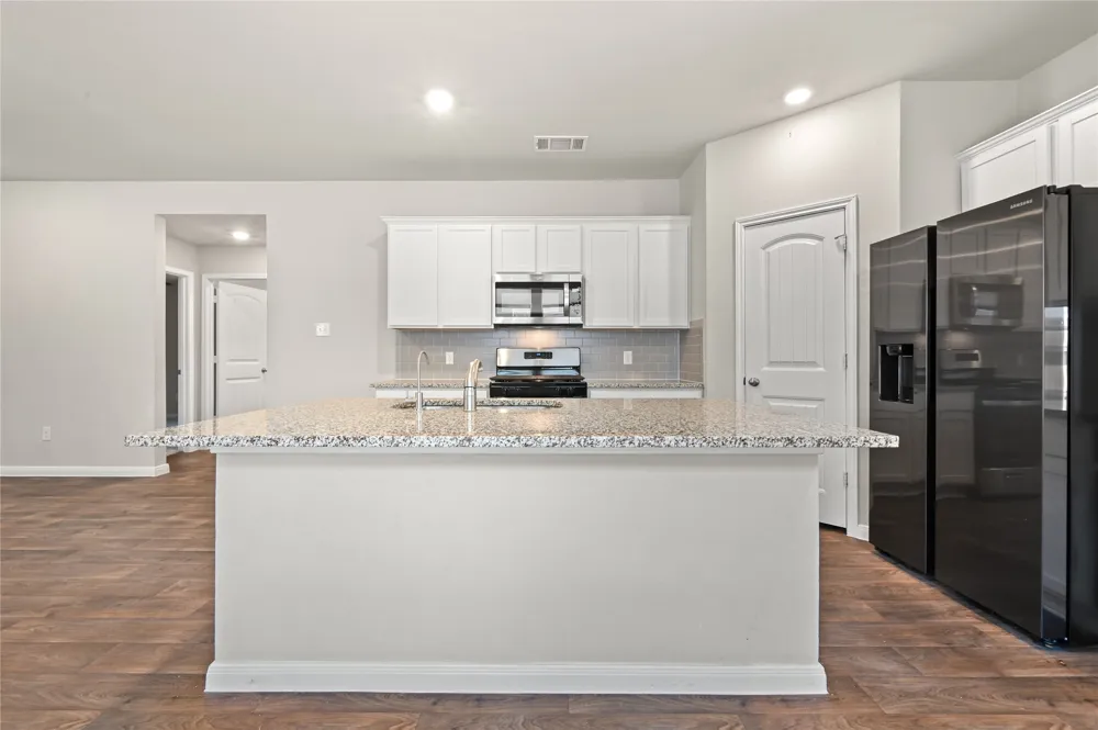 510 Apache Plum Drive Kyle, TX 78640