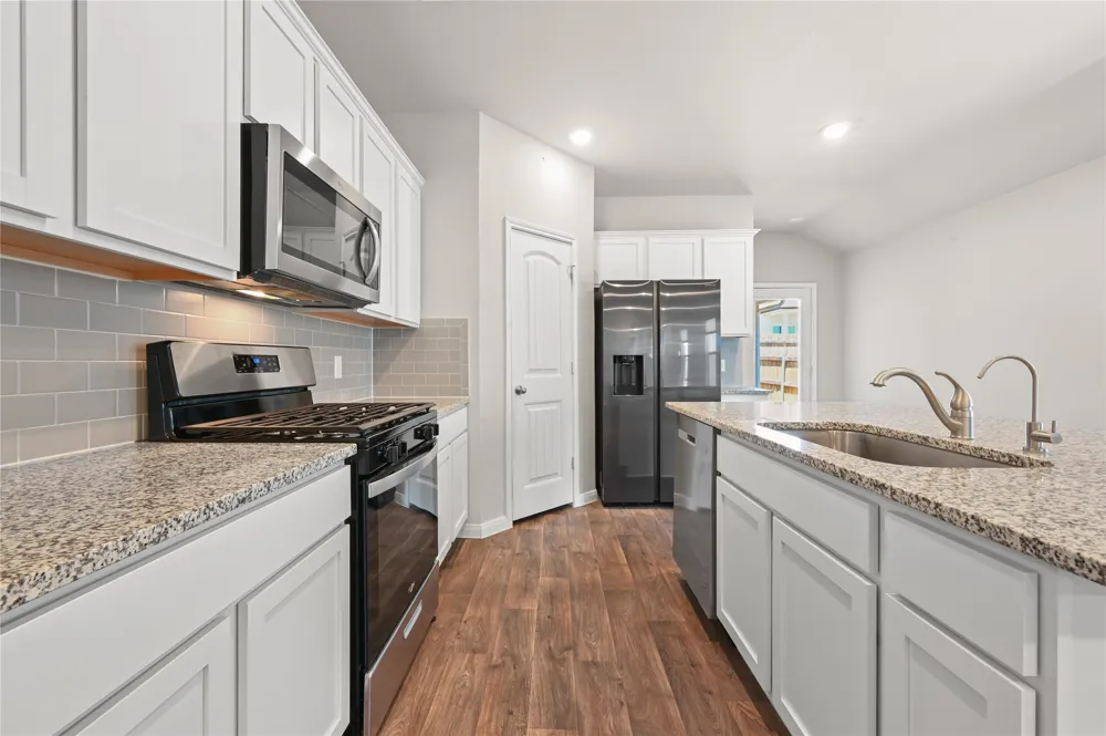 510 Apache Plum Drive Kyle, TX 78640