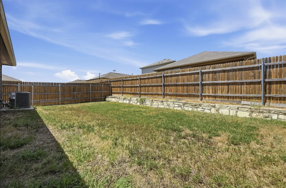 510 Apache Plum Drive Kyle, TX 78640